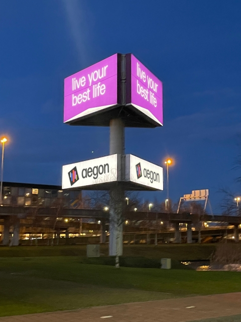 Aegon advertising mast WTC Schiphol (portrait)